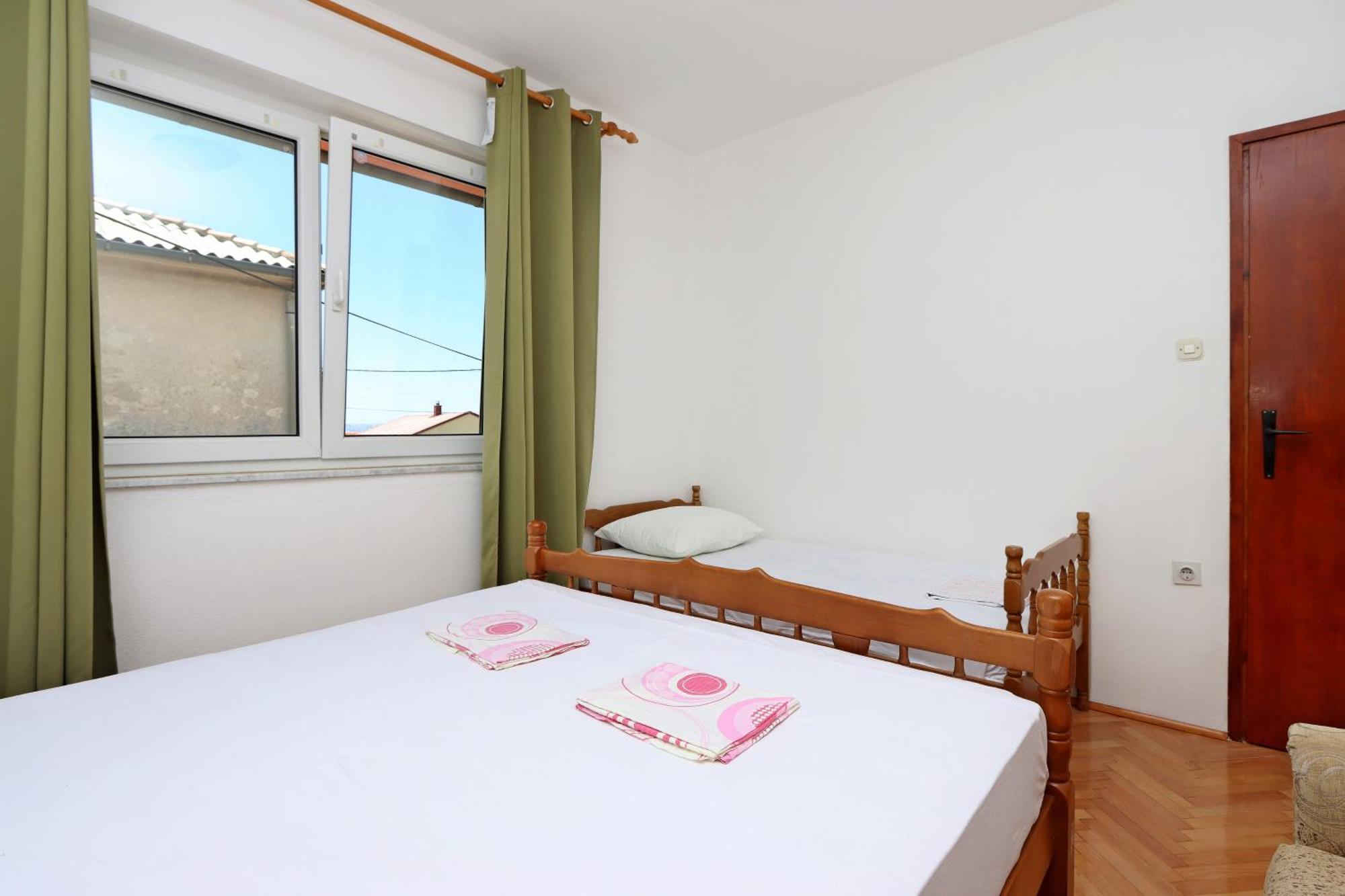 Apartments With A Parking Space Senj - 5571 Oda fotoğraf